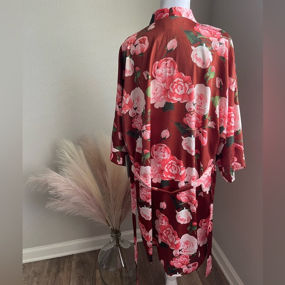 NWT - Red Rose Kimono - Picture 9 of 13